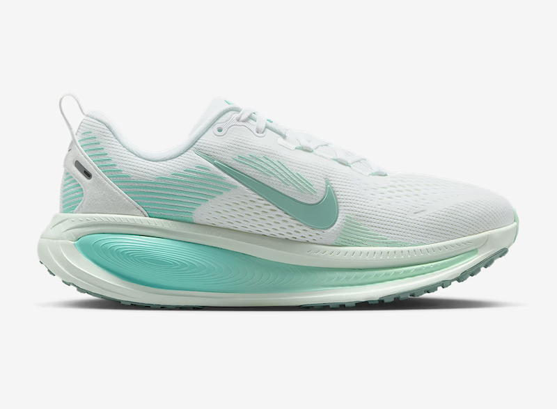 NIKE Vomero 18